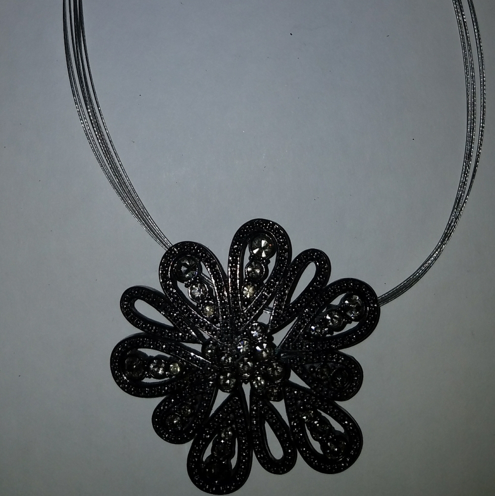 Black flower necklace